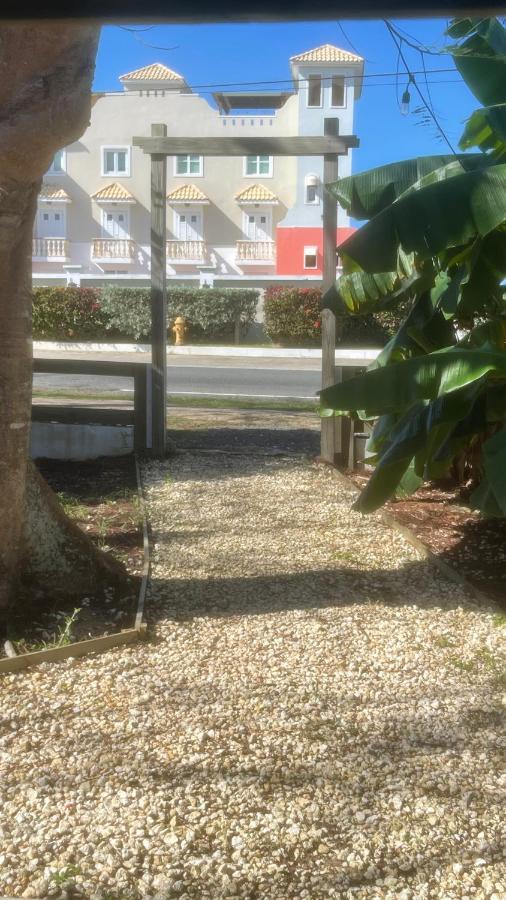 Las Olas Beach Apartments Arecibo Extérieur photo